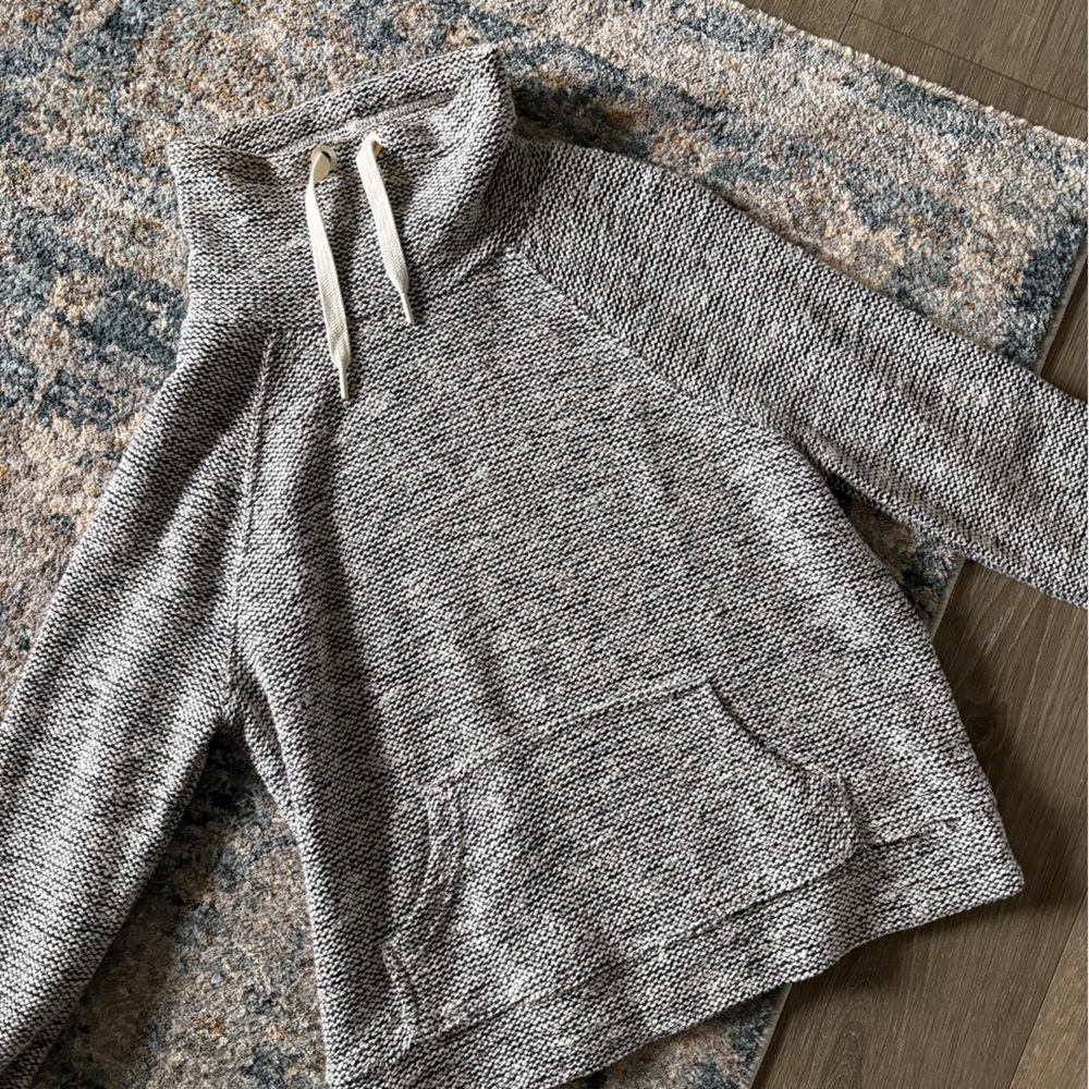 Aerie Black and White Textured Knit Sweater